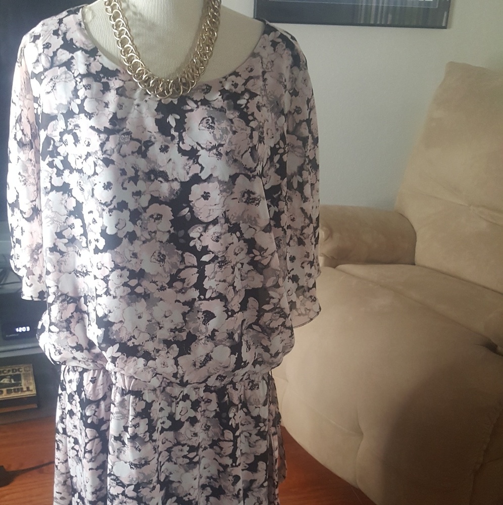 Beautiful bell sleeve belted dress
